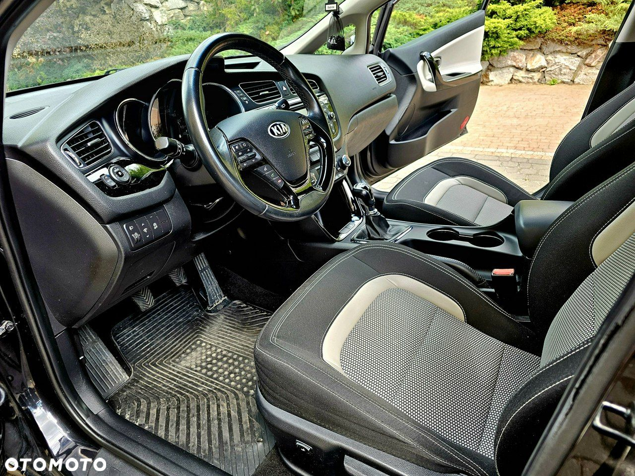 Kia Ceed - 8