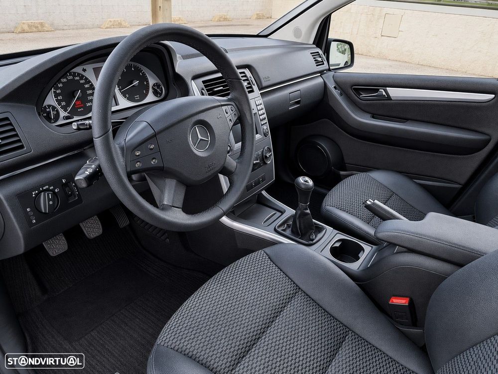 Mercedes-Benz B 160 BlueEFFICIENCY - 9