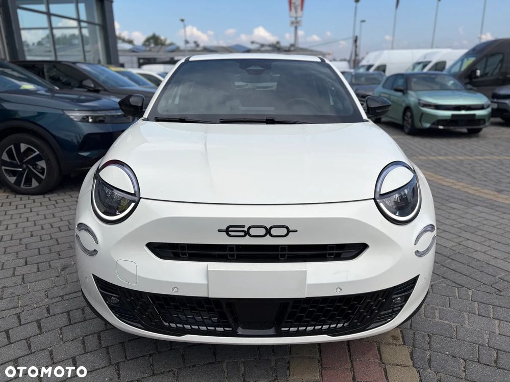 Fiat 600 1.2 Turbo Sport eDCT - 3
