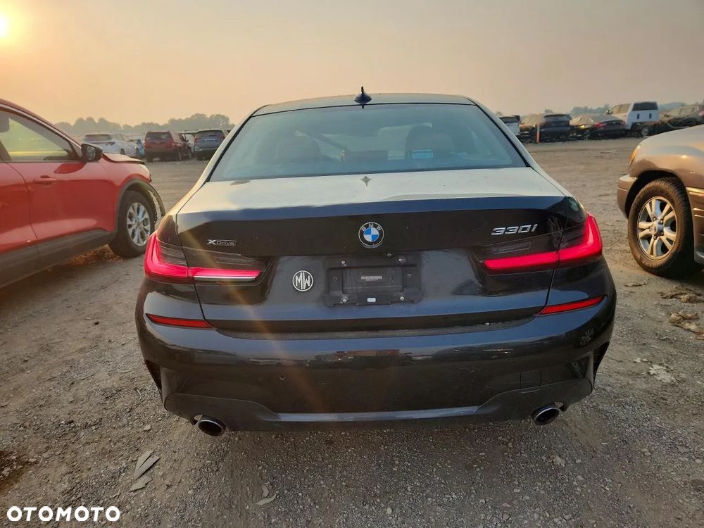 BMW Seria 3 330i xDrive Edition M Sport Shadow - 6