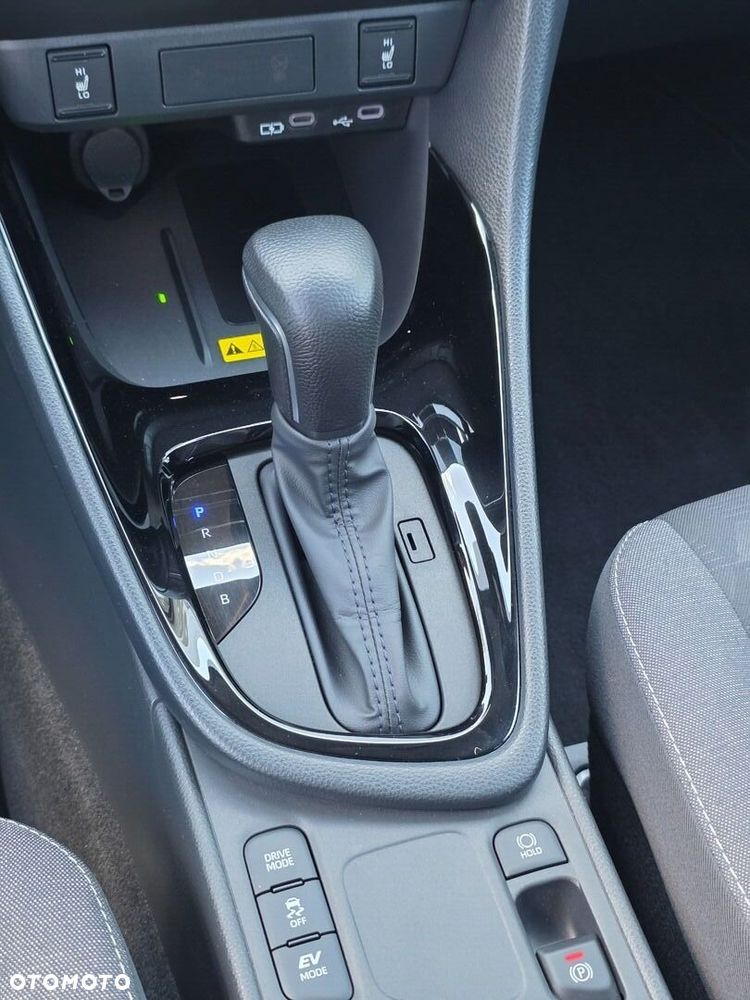Toyota Yaris Hybrid 1.5 Style - 25