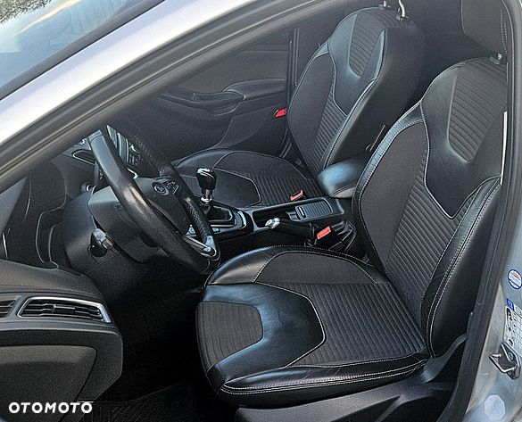Ford Focus 2.0 TDCi Titanium ASS - 11