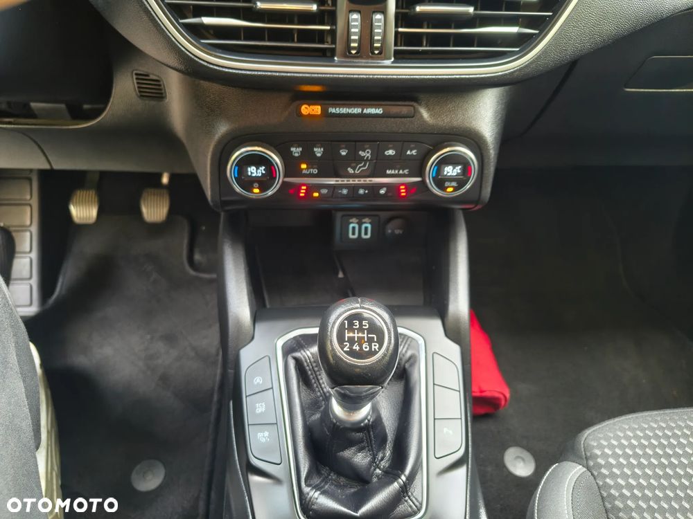 Ford Focus 1.0 EcoBoost mHEV Connected - 20