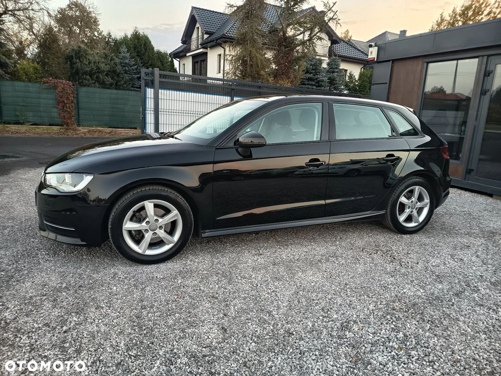 Audi A3 Sportback 1.6 TDI ultra Attraction - 3