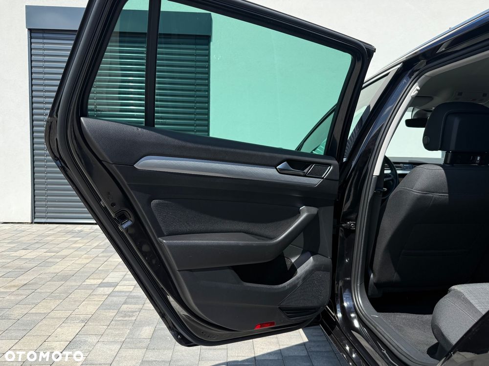 Volkswagen Passat 2.0 TDI SCR DSG Business - 36