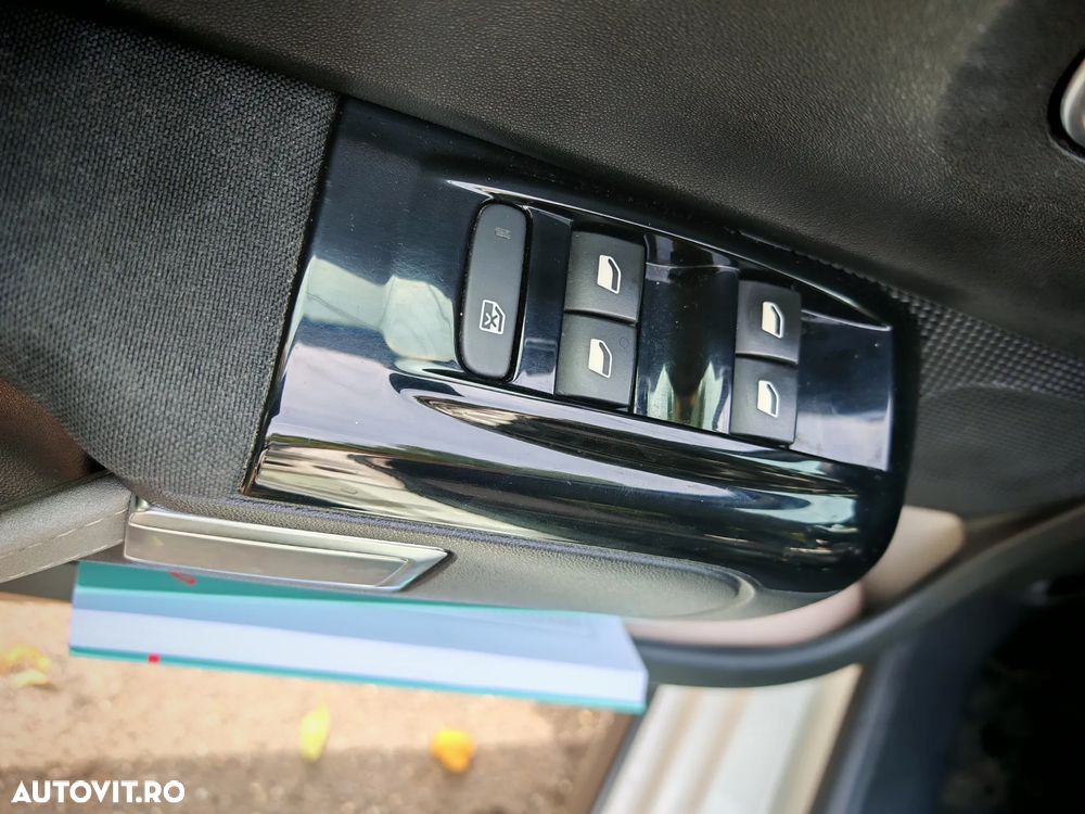 Citroën C3 1.2 PureTech BVM Shine - 11