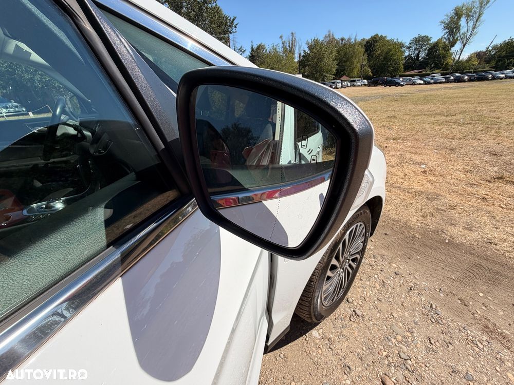 Ford S-Max - 9