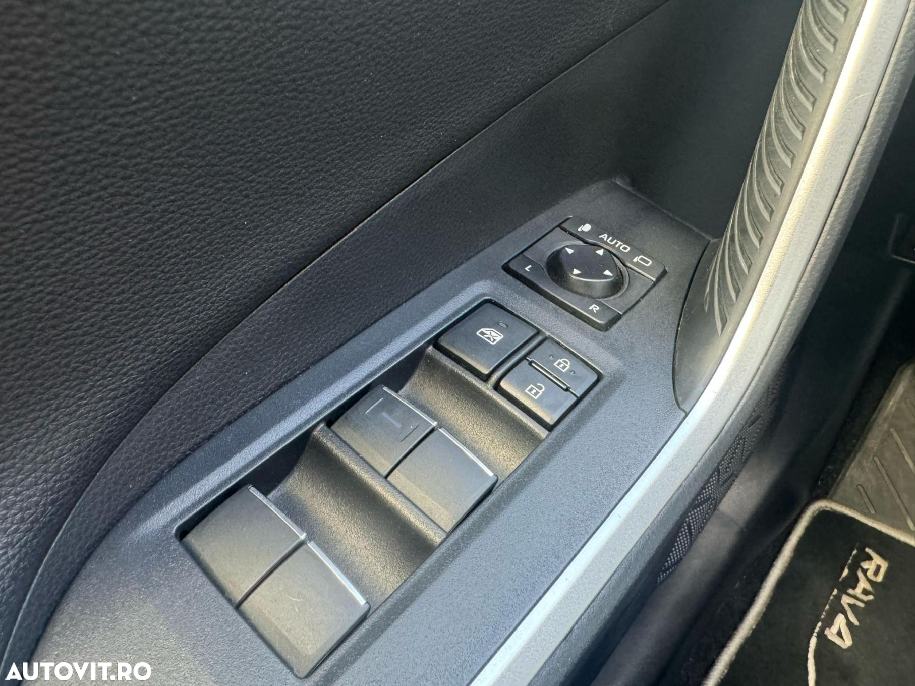 Toyota RAV4 2.5 Hybrid VVT-iE 4x2 Dynamic - 24