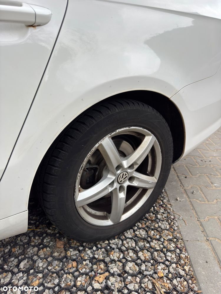 Volkswagen Passat 1.6 TDI DPF BlueMot Comfortline - 23