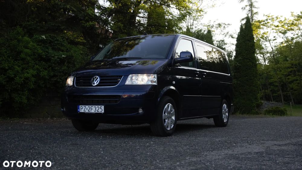 Volkswagen Multivan - 1