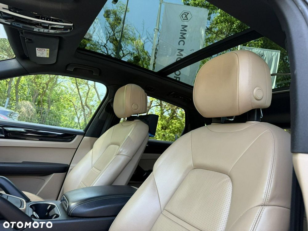 Porsche Cayenne - 10