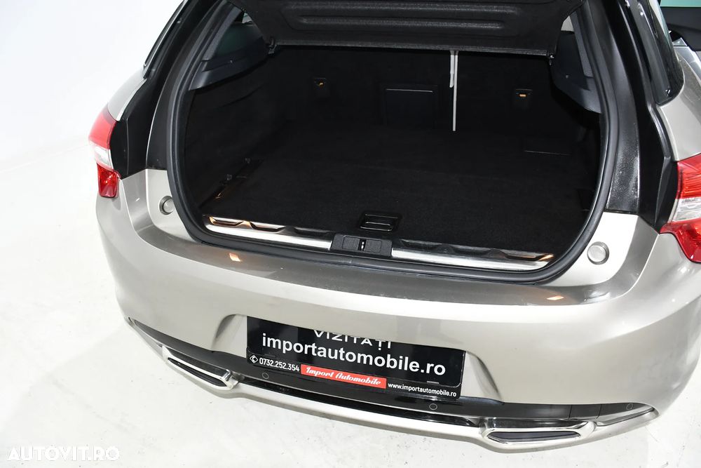 Citroën DS5 Hybrid4 EGS6 SportChic - 29
