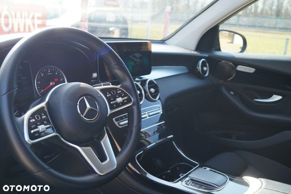 Mercedes-Benz GLC - 12