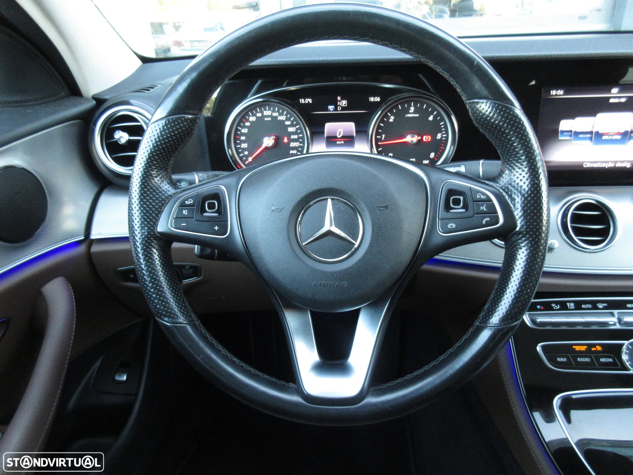 Mercedes-Benz E 200 - 49