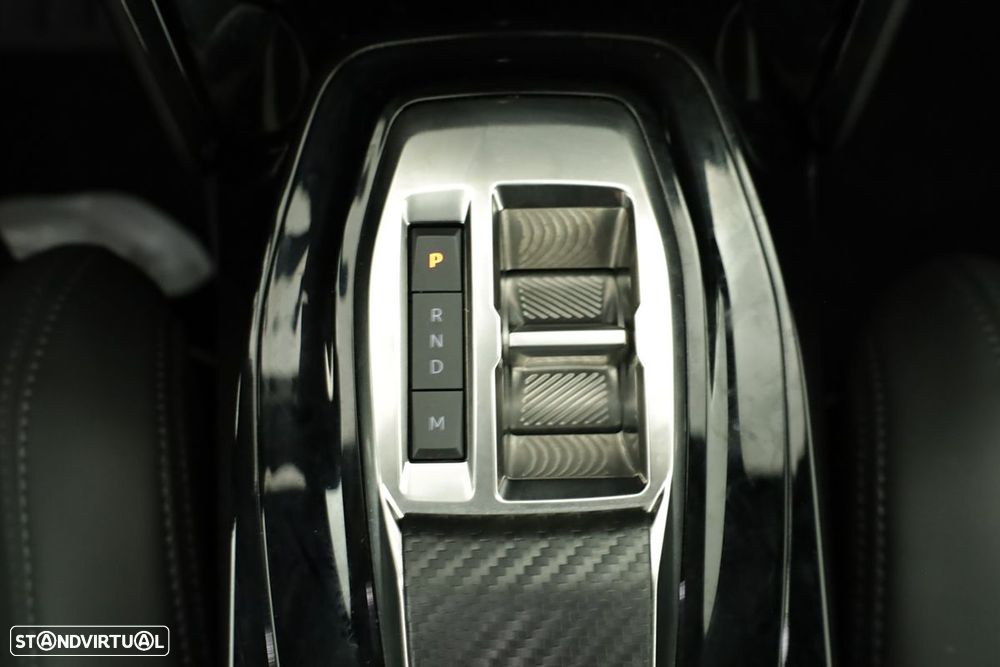 Peugeot 2008 1.2 PureTech GT EAT8 - 14