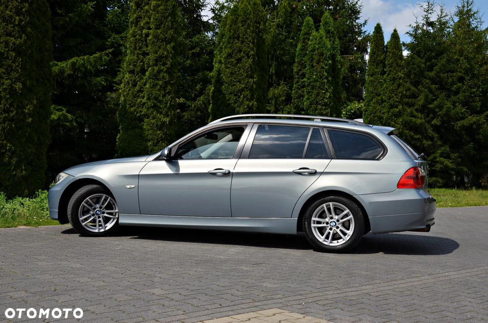 BMW Seria 3 320d DPF Touring Edition Fleet Exclusive - 21