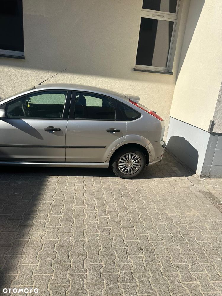 Ford Focus 1.6 Ambiente - 6