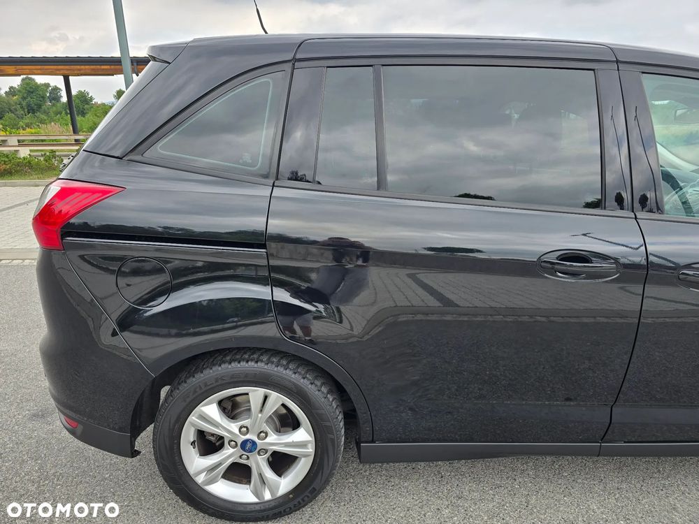 Ford Grand C-MAX - 34