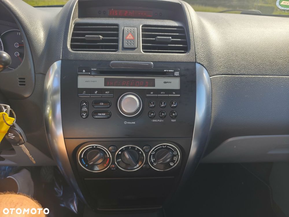Suzuki SX4 1.6 VVT 4x2 Limited - 11