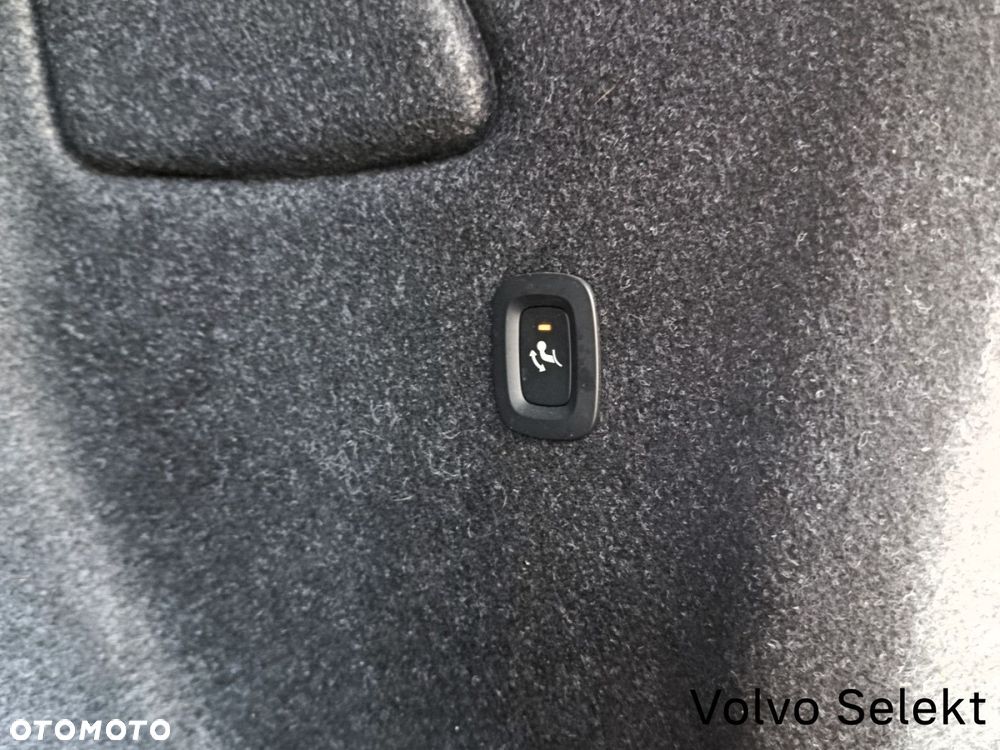 Volvo XC 40 - 25