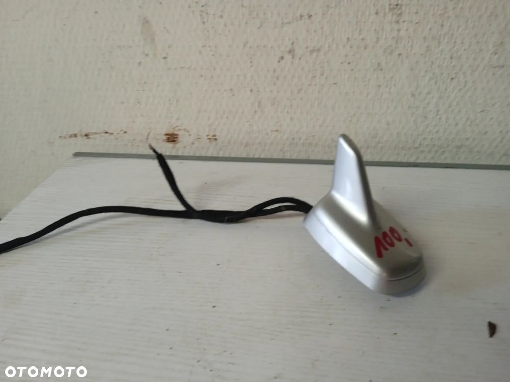 AUDI A6 C6 KOMBI ANTENA NA DACH GSM 4F9035503B - 1