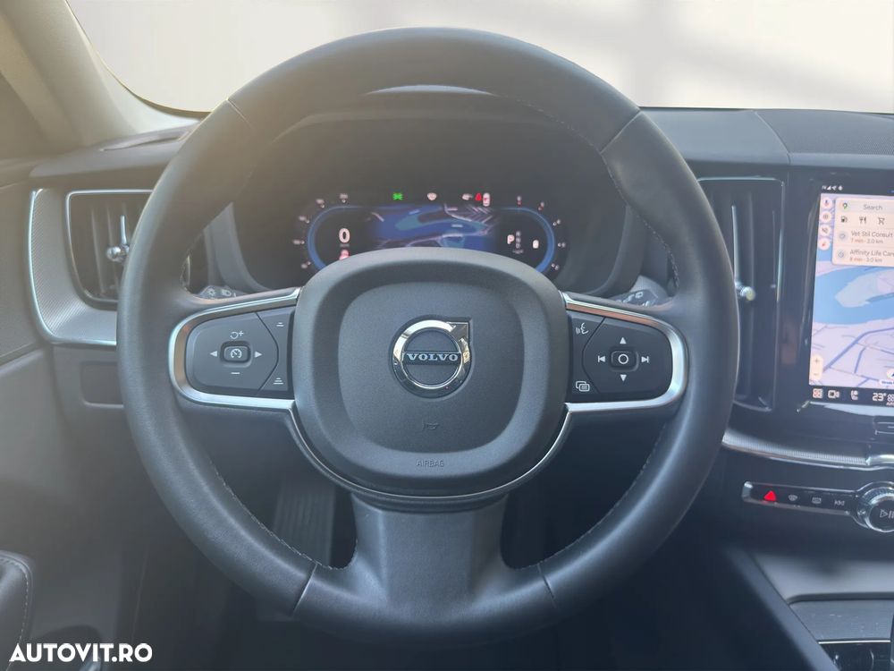 Volvo XC 60 B4 MHEV AT FWD Core - 31
