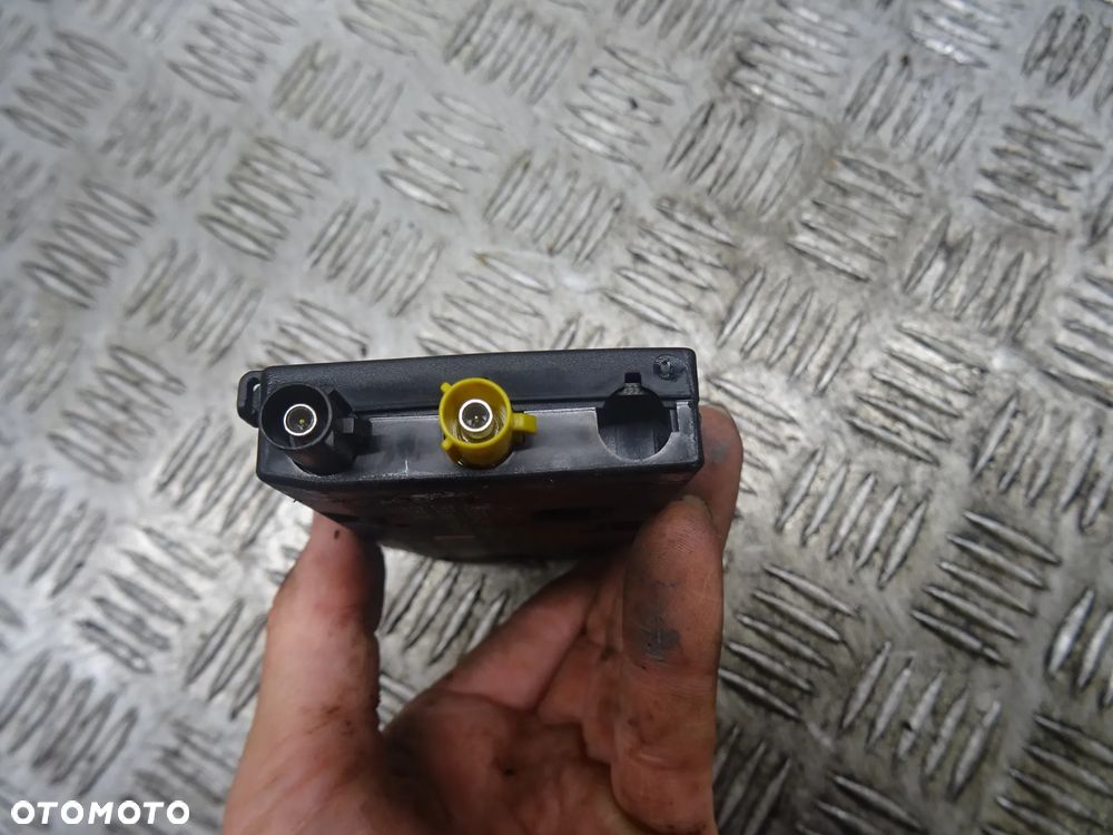 BMW E87 04-07 2.0B WZMACNIACZ ANTENOWY - 4