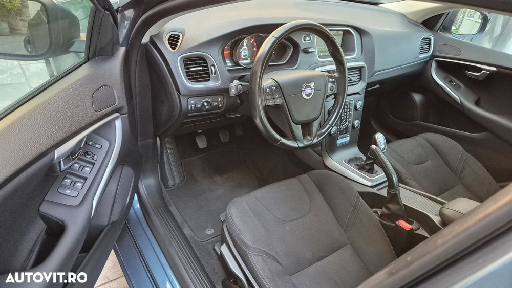 Volvo V40 D2 R Design - 28