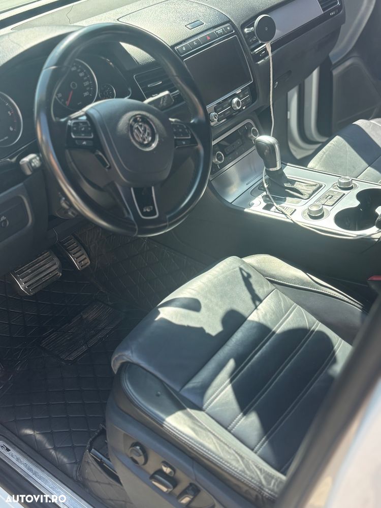 Volkswagen Touareg - 12