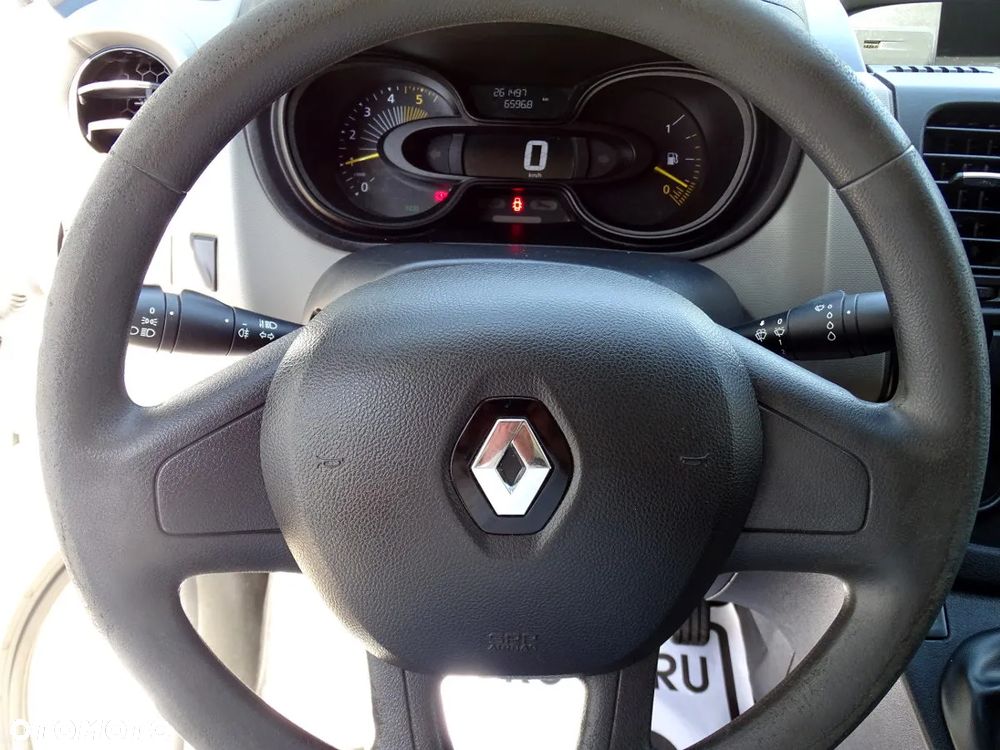 Renault TRAFIC - 11