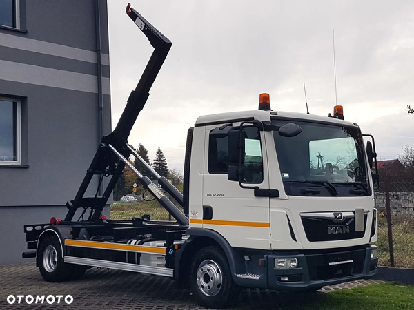 MAN TGL 12.220 HAKOWIEC 4x2 KLIMA HAKOWIEC DO KONTENERÓW