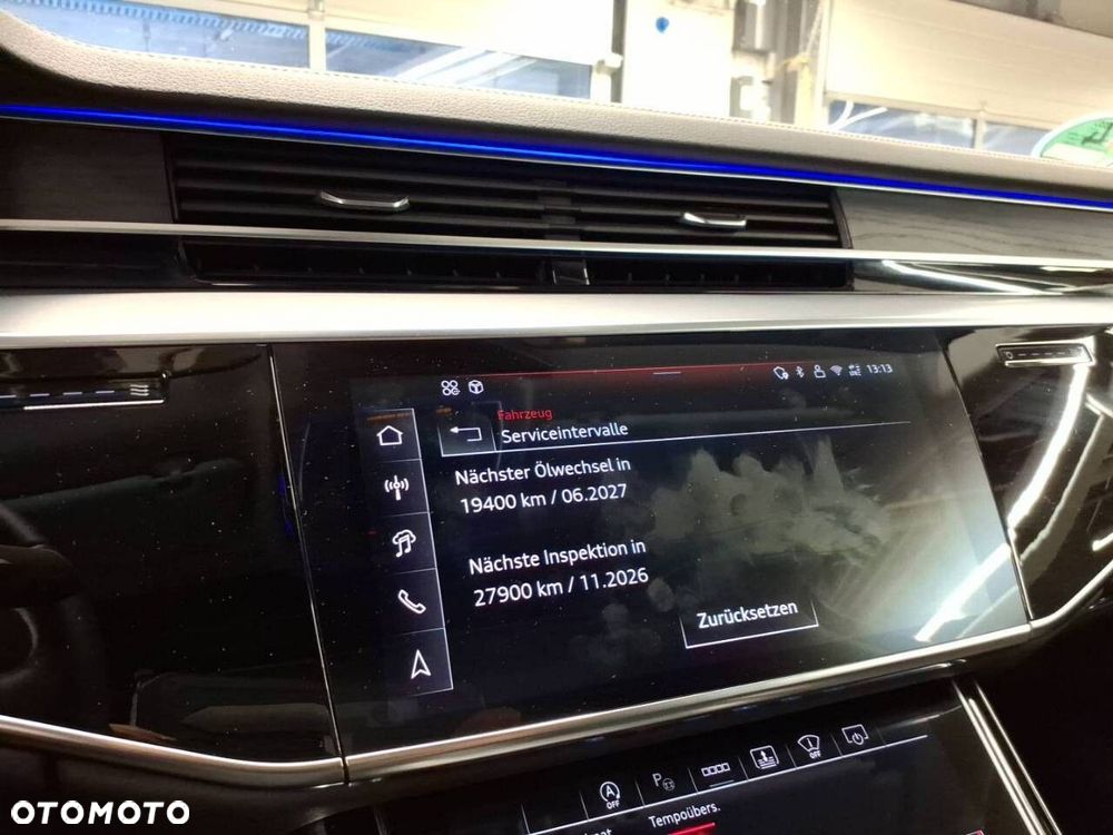 Audi A8 - 12