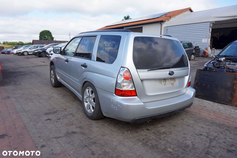 SUBARU FORESTER II SG LIFT 2005 01G 2.0 16V EJ204 157KM TY755 SREBRNY na części - 3