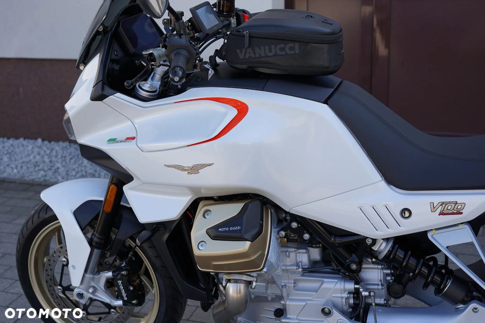 Moto Guzzi V100 Mandello - 27