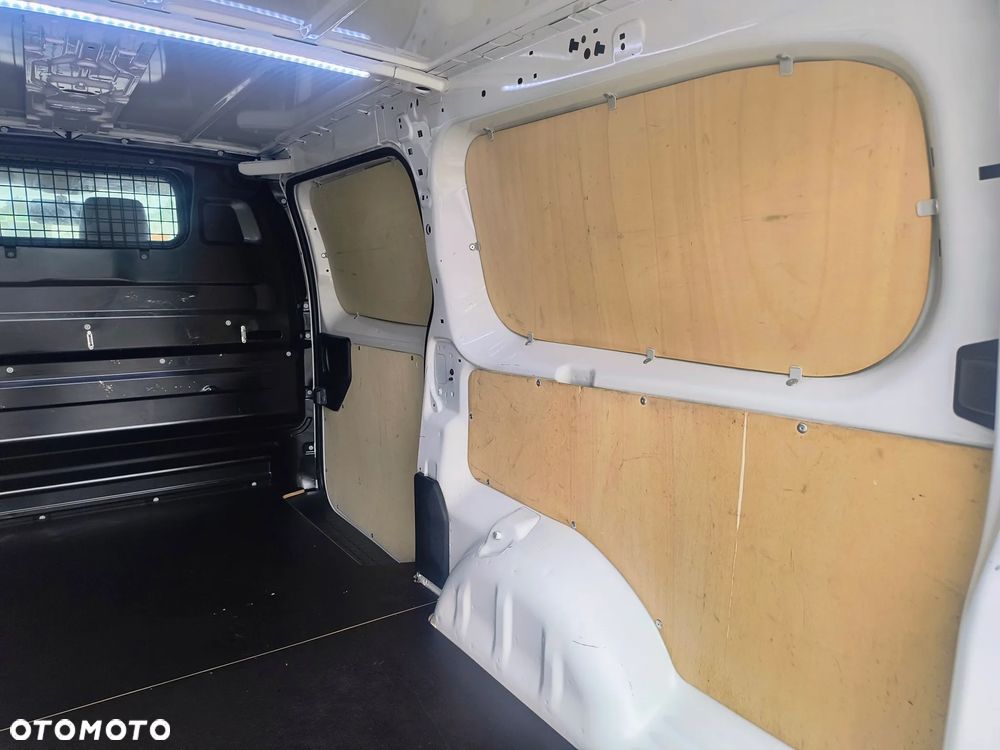 Opel VIVARO C - 21