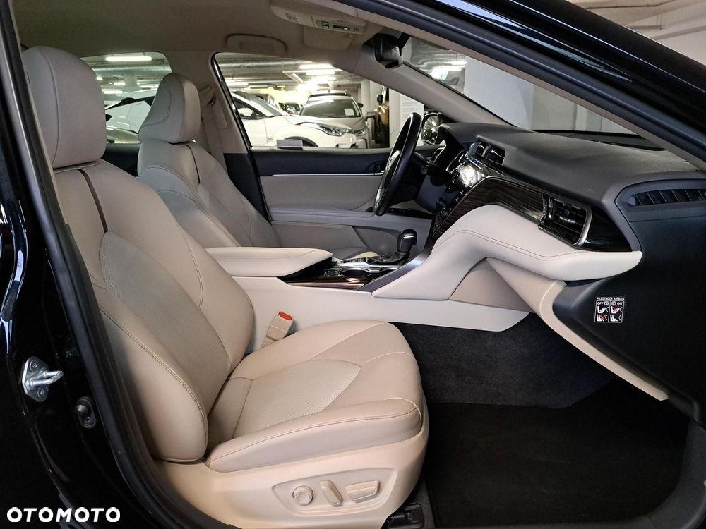 Toyota Camry 2.5 Hybrid Executive CVT - 15