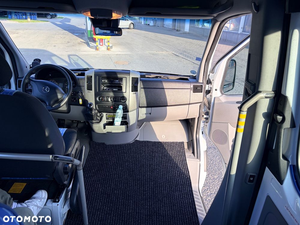 Mercedes-Benz 513 - 26