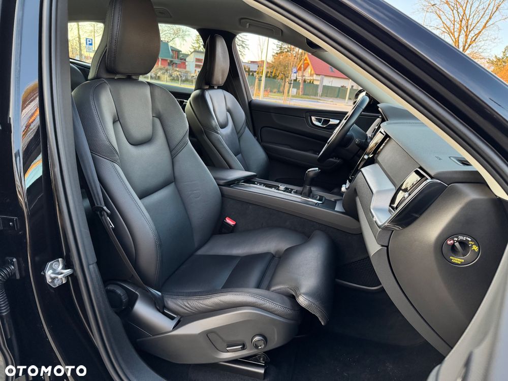 Volvo XC 60 D3 Momentum Pro - 14