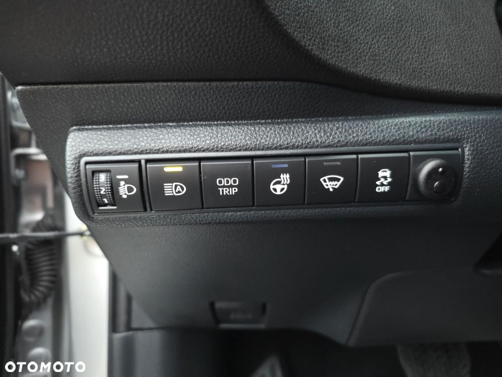 Toyota Corolla 1.8 Hybrid Comfort - 24