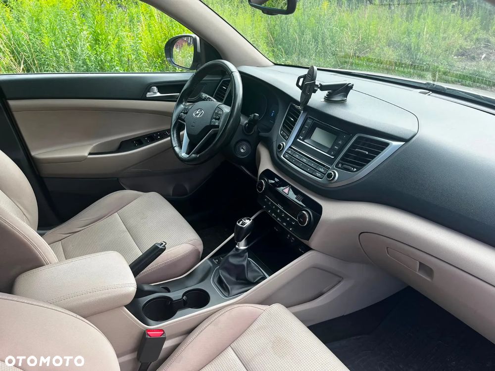 Hyundai Tucson 1.7 CRDI BlueDrive Style 2WD - 11