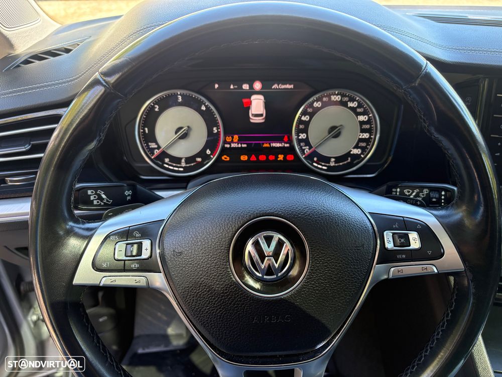 VW Touareg 3.0 TDI V6 Elegance Plus - 30