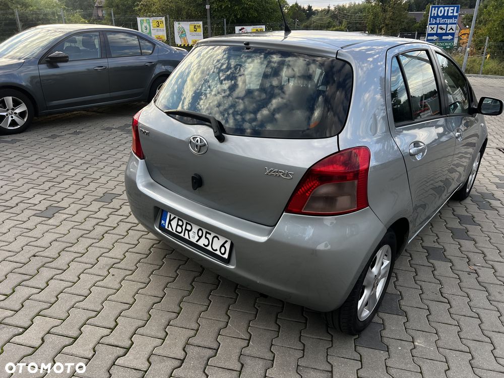 Toyota Yaris 1.3 Prestige - 6