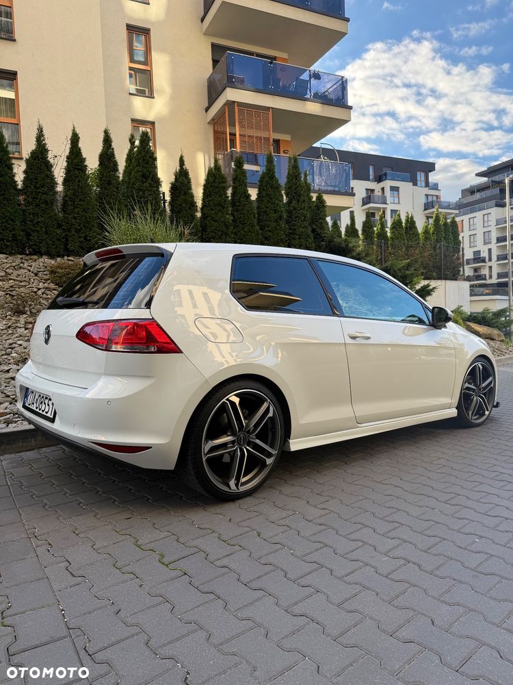 Volkswagen Golf - 6