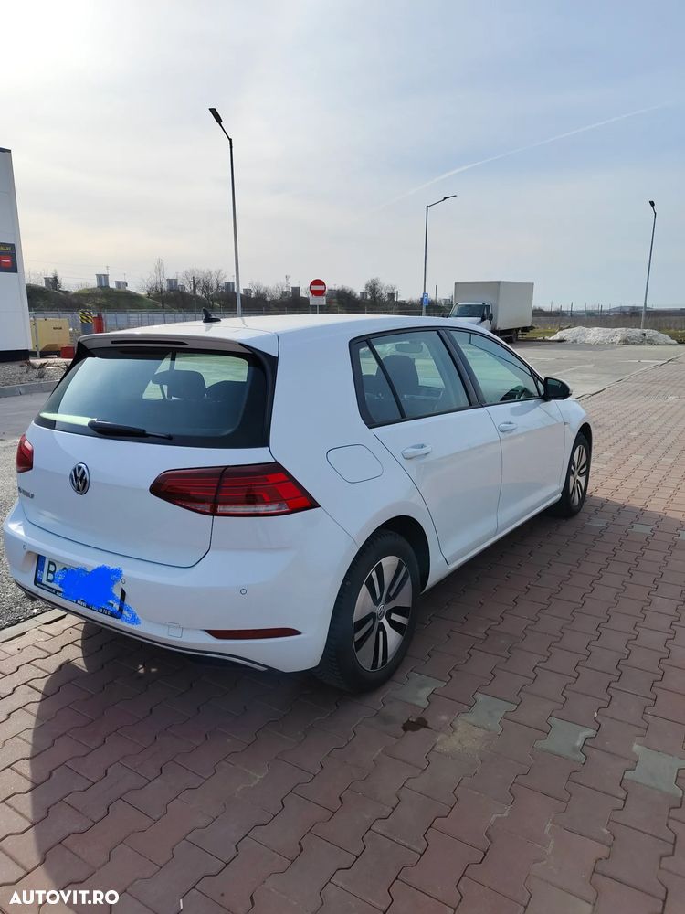 Volkswagen Golf - 8
