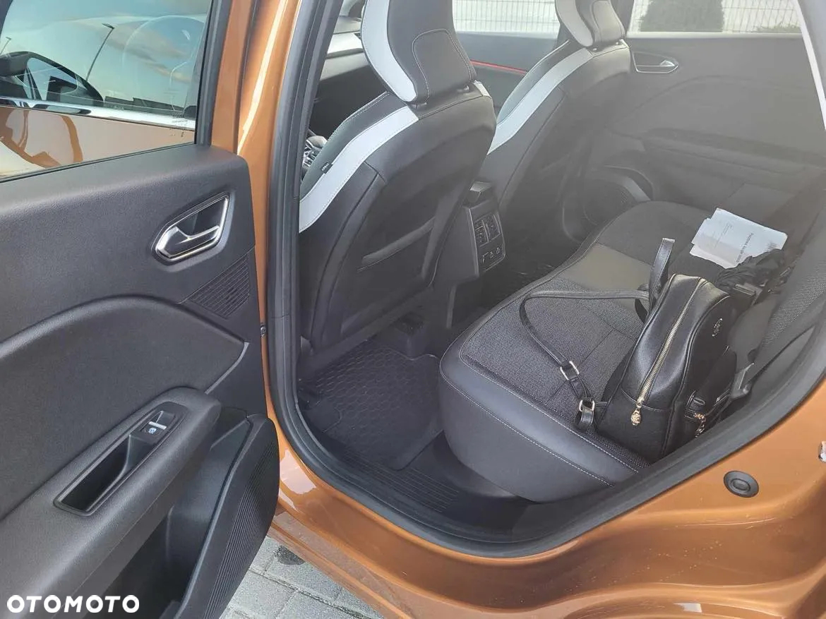 Renault Captur 1.3 TCe Intens EDC - 24