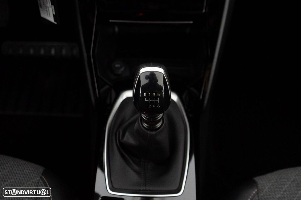 Peugeot 2008 1.2 PureTech Allure Pack - 17