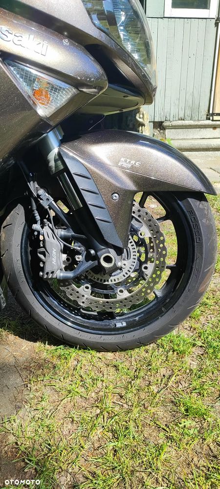 Kawasaki GTR - 8