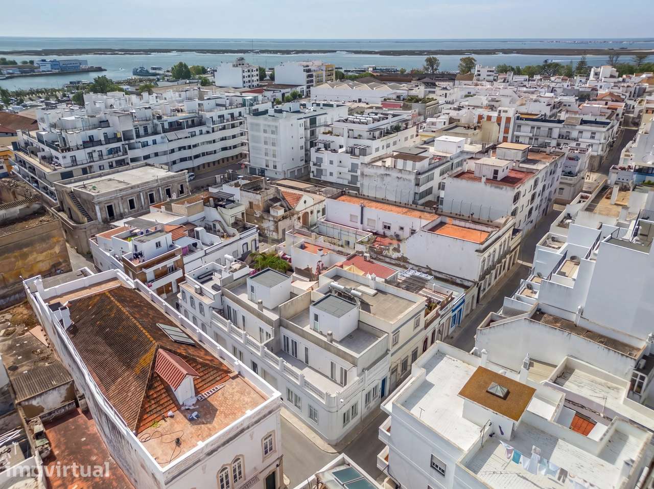 Moradia Moderna  T2 no Centro de Olhão com Terraço e Garagem. - Grande imagem: 5/21