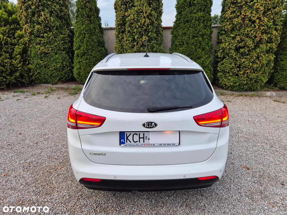 Kia Ceed 1.6 GDI ISG Spirit - 38