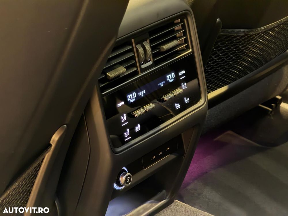 Porsche Cayenne Coupe E-Hybrid Black Edition - 37